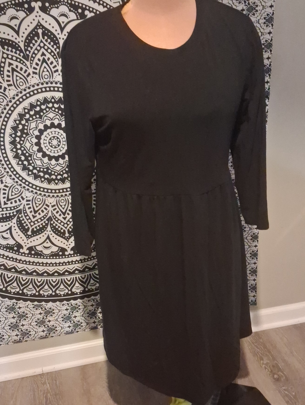Everyday Black Long-Sleeve Scoop Dress